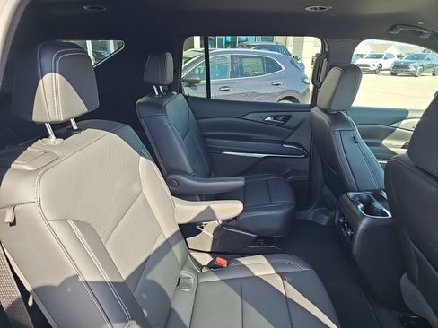 Used 2026 Chevrolet Traverse LT AWD/4WD image 33
