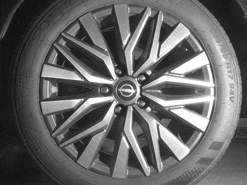 Used 2025 Nissan Altima 2.5 SV FWD image 17