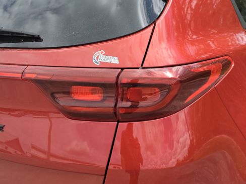 Used 2022 Kia Sportage Nightfall Edition image 10