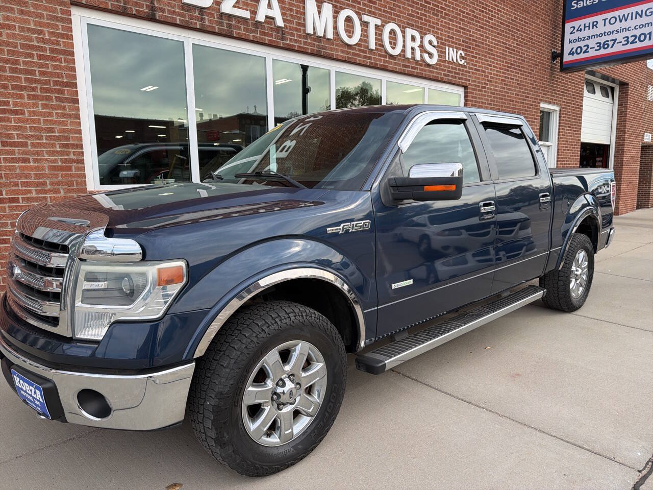 Used 2014 Ford F150 Lariat w/ Equipment Group 502A Luxury AWD/4WD image 4