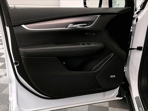 Used 2024 Cadillac XT6 Luxury image 18
