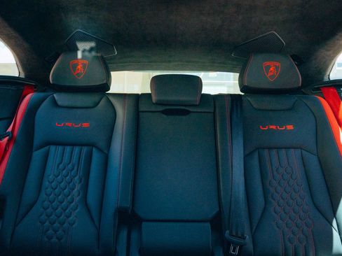 Used 2024 Lamborghini Urus S AWD/4WD image 6
