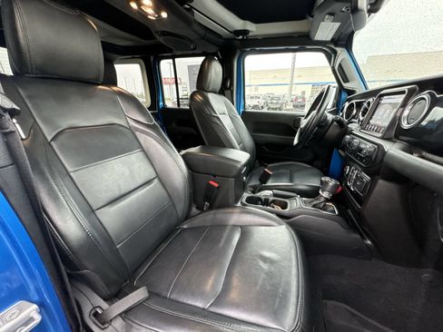 Used 2022 Jeep Wrangler Unlimited Sahara AWD/4WD image 26