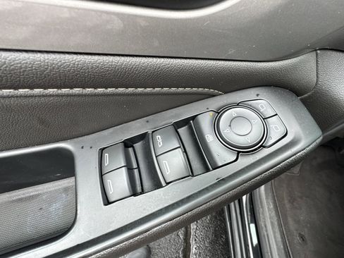 Used 2023 Chevrolet Traverse LT image 13