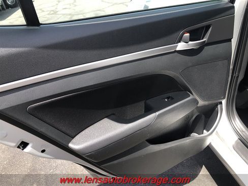 Used 2019 Hyundai Elantra SEL w/ Cargo Package FWD image 16