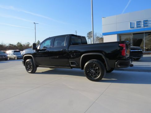 Used 2024 Chevrolet Silverado 2500 LTZ w/ LTZ Plus Package image 3
