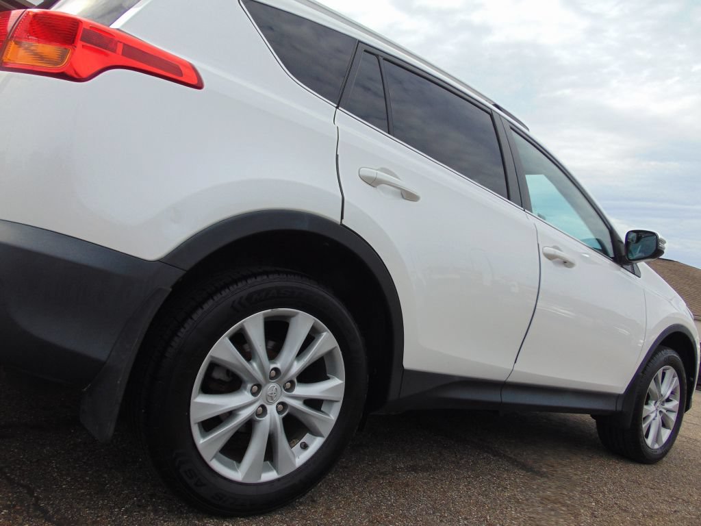 Used 2014 Toyota RAV4 Limited w/ Technology Package AWD/4WD image 15