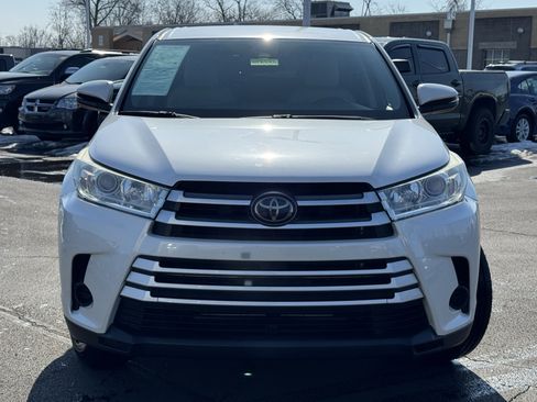 Used 2019 Toyota Highlander LE image 18