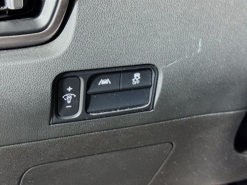 Certified 2023 Kia Sorento LX AWD/4WD image 10