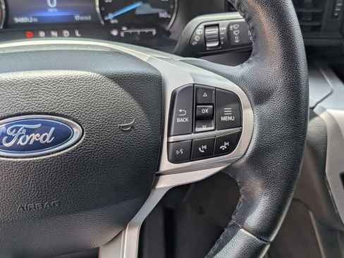 Used 2022 Ford Explorer XLT RWD image 17