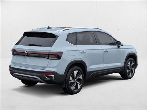 New 2025 Volkswagen Taos SE image 2