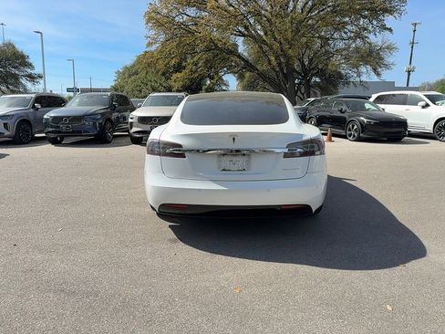 Used 2020 Tesla Model S Long Range Plus image 4