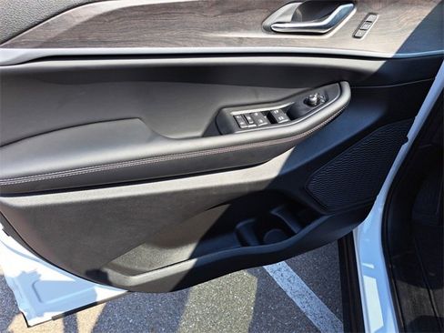 New 2025 Jeep Grand Cherokee Limited w/ Luxury Tech Group II image 17