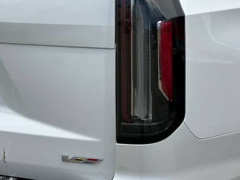 Used 2024 Cadillac Escalade V AWD/4WD image 7