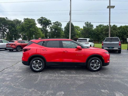Used 2024 Chevrolet Blazer LT w/ Convenience Package FWD image 6