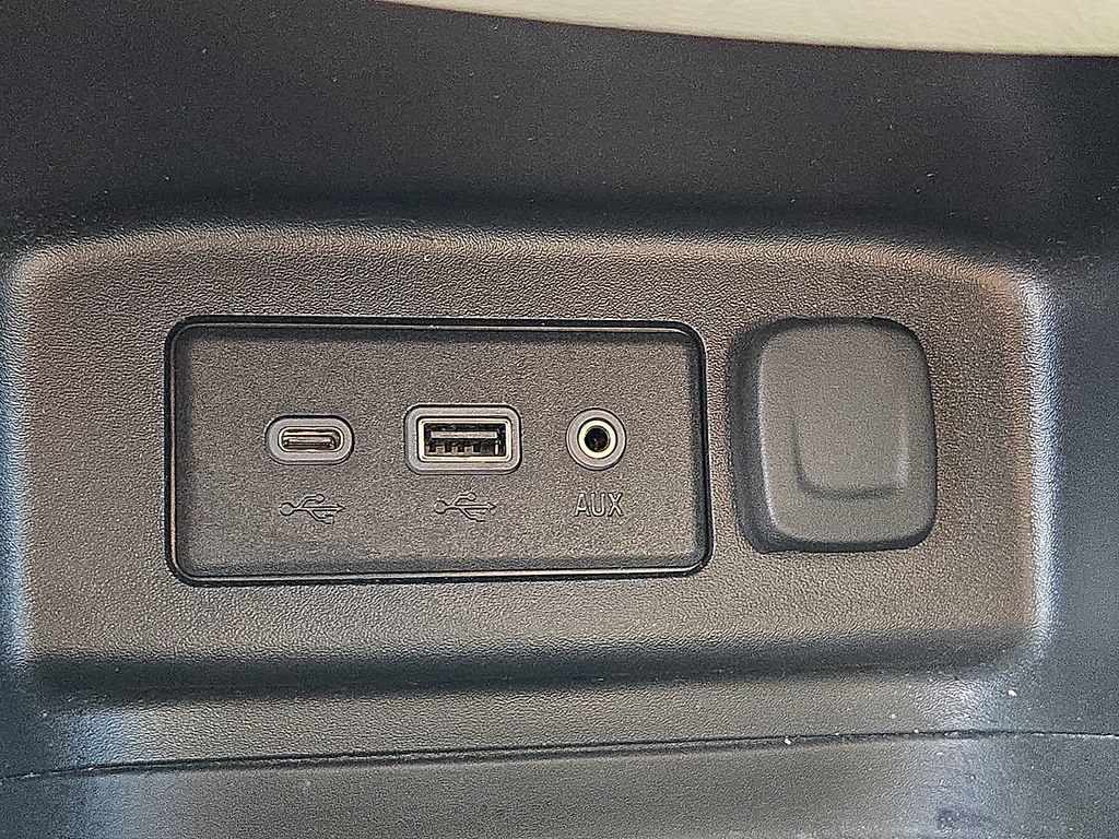 Used 2021 Chevrolet Equinox LS AWD/4WD image 25