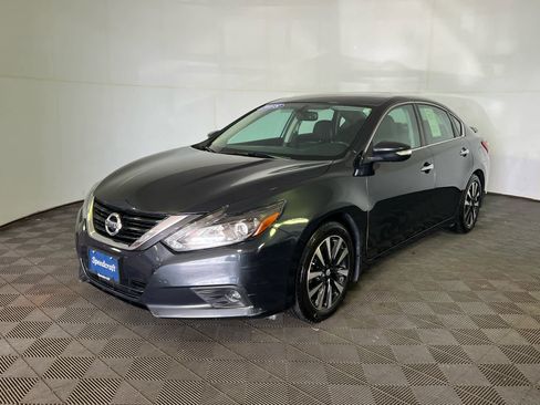 Certified 2018 Nissan Altima 2.5 SL w/ 2.5 SL Technology Package image 3