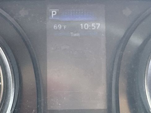 Used 2023 Toyota Camry SE image 10