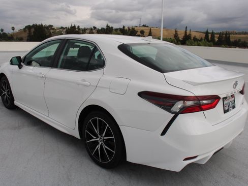 Certified 2023 Toyota Camry SE image 5