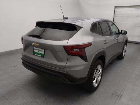 Used 2024 Chevrolet Trax LS FWD image 9
