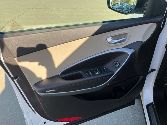 Used 2017 Hyundai Santa Fe Limited w/ Cargo Package AWD/4WD image 9