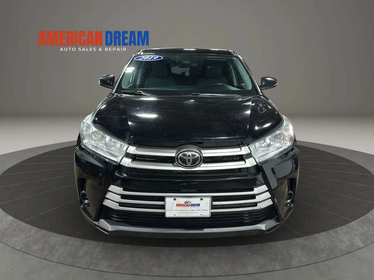 Used 2019 Toyota Highlander LE AWD/4WD image 8