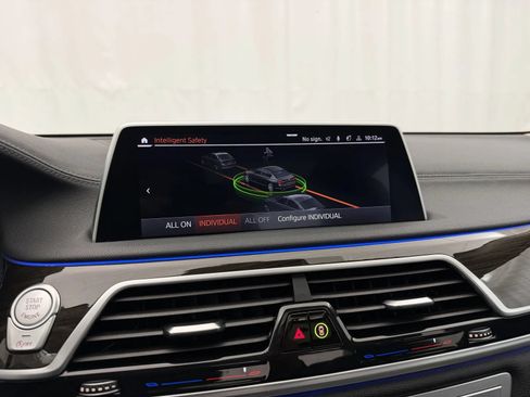 Used 2022 BMW 740i xDrive w/ Premium Package AWD/4WD image 31
