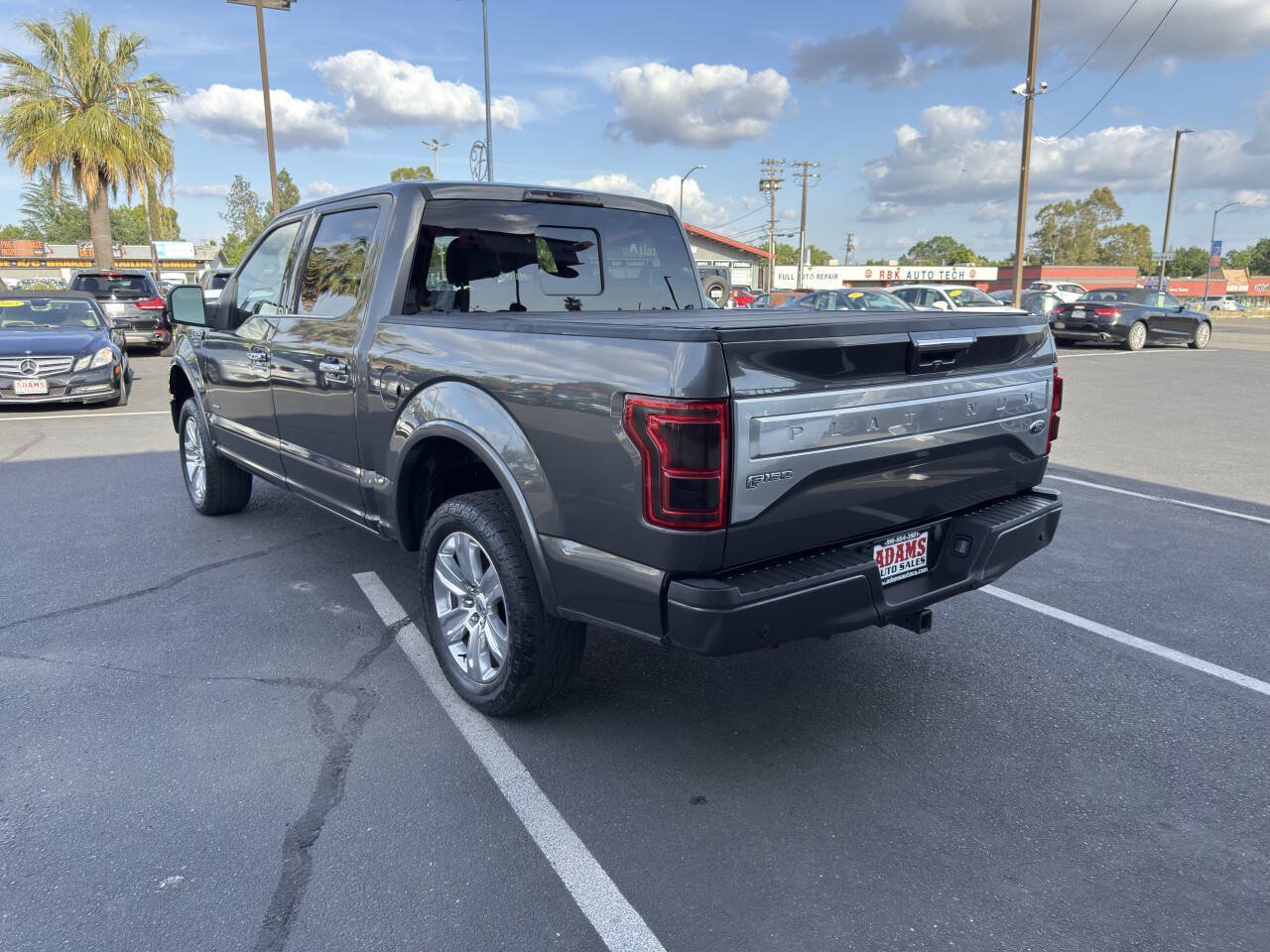 Used 2015 Ford F150 Platinum w/ Equipment Group 701A Luxury AWD/4WD image 5