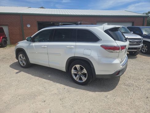 Used 2015 Toyota Highlander Limited w/ Driver Technology Package AWD/4WD image 6