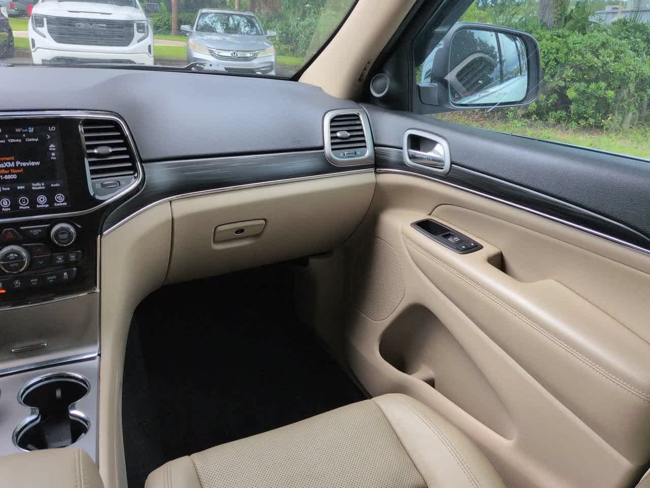 Used 2021 Jeep Grand Cherokee Limited w/ Luxury Group II RWD image 16