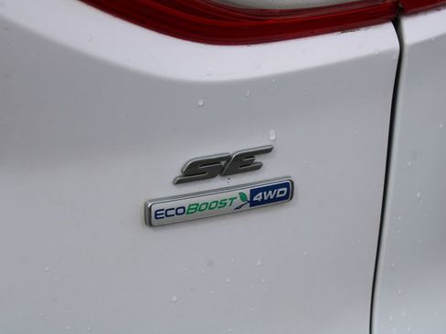 Used 2016 Ford Escape SE w/ Equipment Group 201A image 12