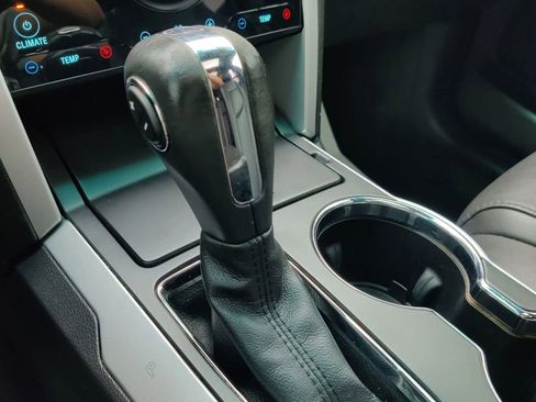 Used 2015 Ford Explorer Limited image 27