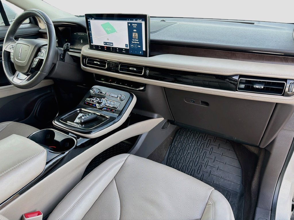 Used 2023 Lincoln Nautilus Reserve AWD/4WD image 32
