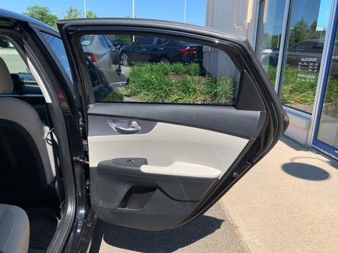 Used 2022 Kia Forte LXS FWD image 28