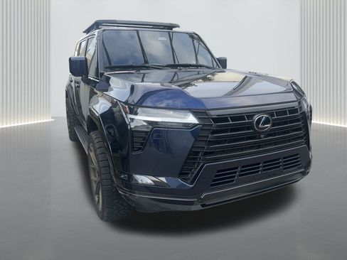 Used 2024 Lexus GX 550 image 8
