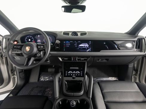Certified 2026 Porsche Cayenne E-Hybrid AWD/4WD image 36