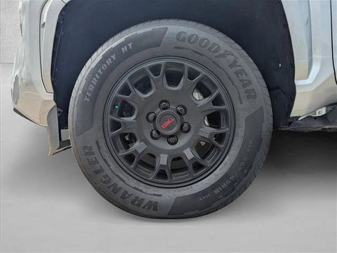 Certified 2025 Toyota Tacoma SR5 image 21