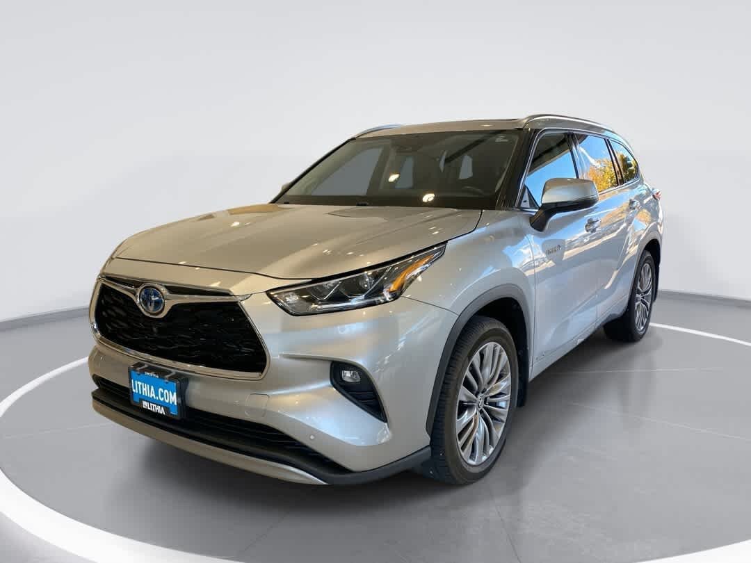 Used 2021 Toyota Highlander Platinum AWD/4WD image 1