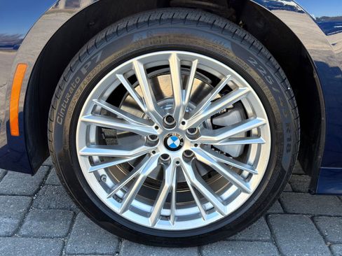 Certified 2023 BMW 330i Sedan w/ Premium Package image 13