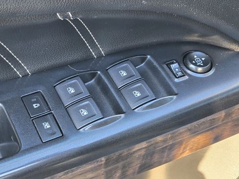 Used 2021 GMC Canyon Denali image 14