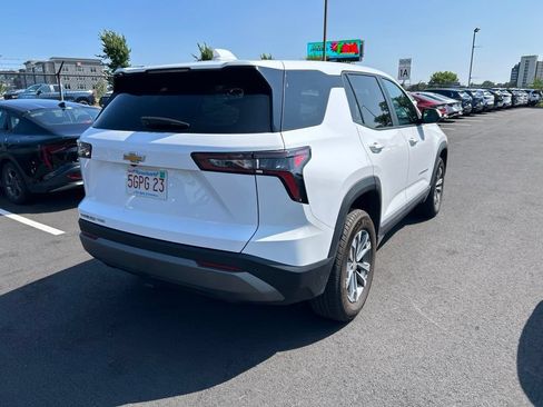 Used 2025 Chevrolet Equinox LT AWD/4WD image 3
