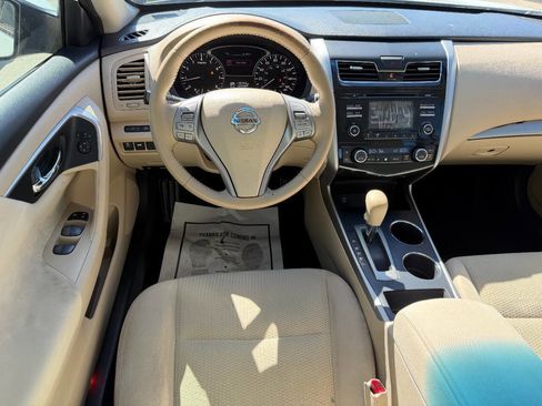 Used 2015 Nissan Altima 2.5 SV FWD image 14