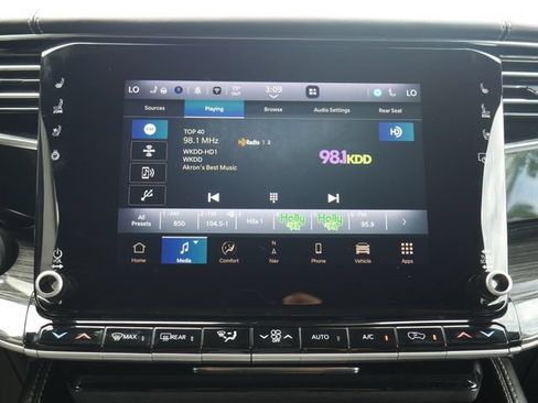 Used 2022 Jeep Wagoneer Series III w/ Rear Seat Video Group 1 AWD/4WD image 22