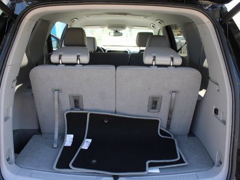 Certified 2023 GMC Acadia SLT image 19