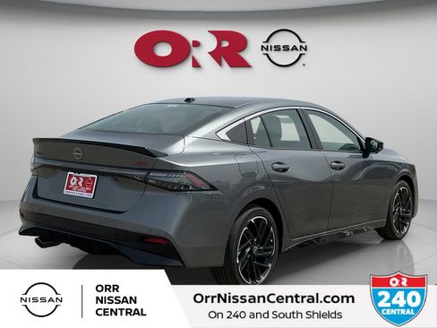 New 2026 Nissan Sentra SR w/ SR Premium Package FWD image 5