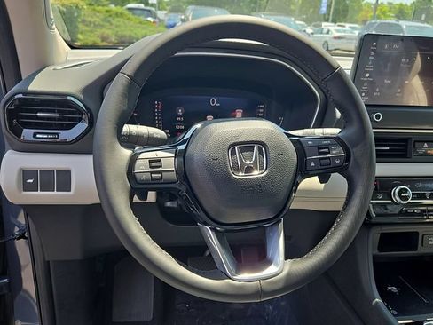 New 2026 Honda Pilot Touring image 8