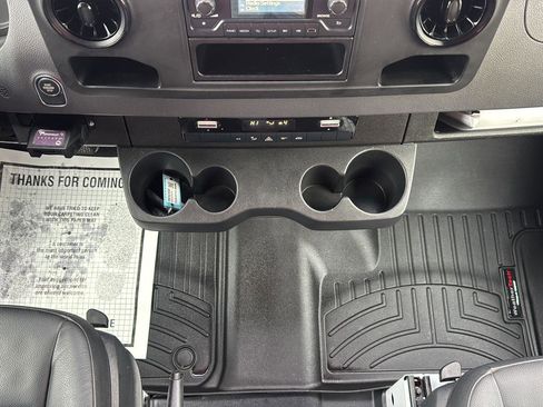 Used 2022 Mercedes-Benz Sprinter 2500 image 23