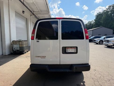 Used 2016 Chevrolet Express 2500 RWD image 6