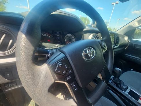 Used 2021 Toyota Tacoma SR AWD/4WD image 7