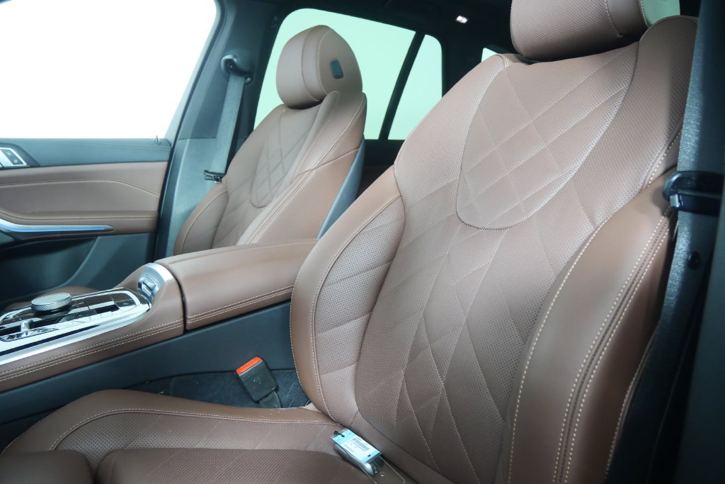 Certified 2025 BMW X5 sDrive40i w/ Premium Package RWD image 11